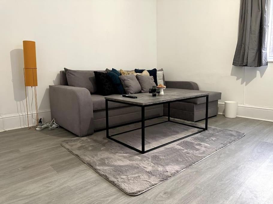 Spectacular 2 Bedroom On Tower Bridge Λονδίνο Εξωτερικό φωτογραφία