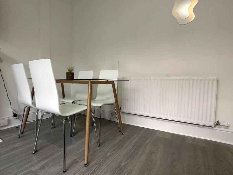 Spectacular 2 Bedroom On Tower Bridge Λονδίνο Εξωτερικό φωτογραφία